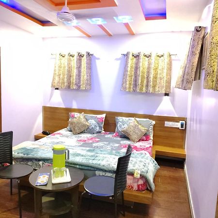Shaleen Elegance Homestay Nakki Lake 400 Meters マウント・アブ エクステリア 写真