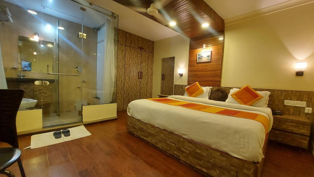 Shaleen Elegance Homestay Nakki Lake 400 Meters マウント・アブ エクステリア 写真