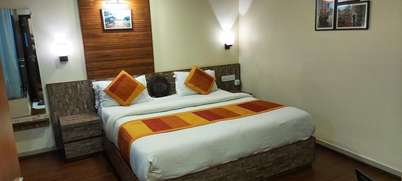 Shaleen Elegance Homestay Nakki Lake 400 Meters マウント・アブ エクステリア 写真