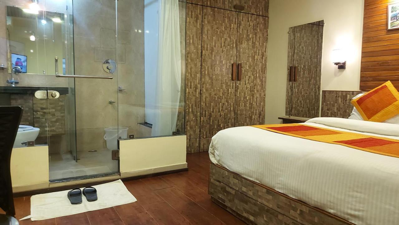 Shaleen Elegance Homestay Nakki Lake 400 Meters マウント・アブ エクステリア 写真