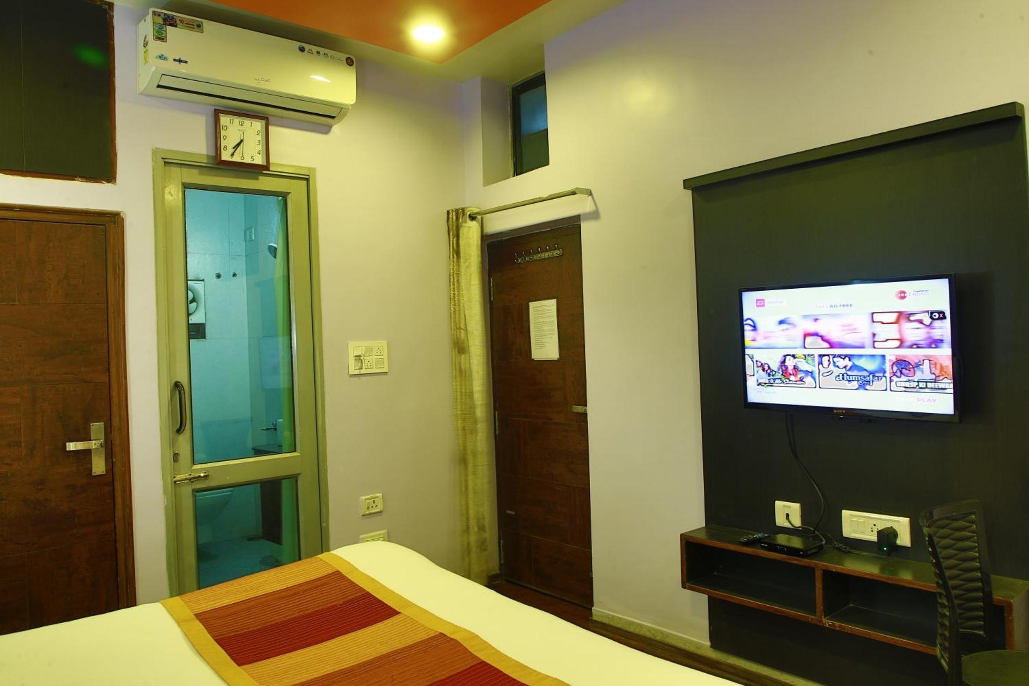 Shaleen Elegance Homestay Nakki Lake 400 Meters マウント・アブ エクステリア 写真