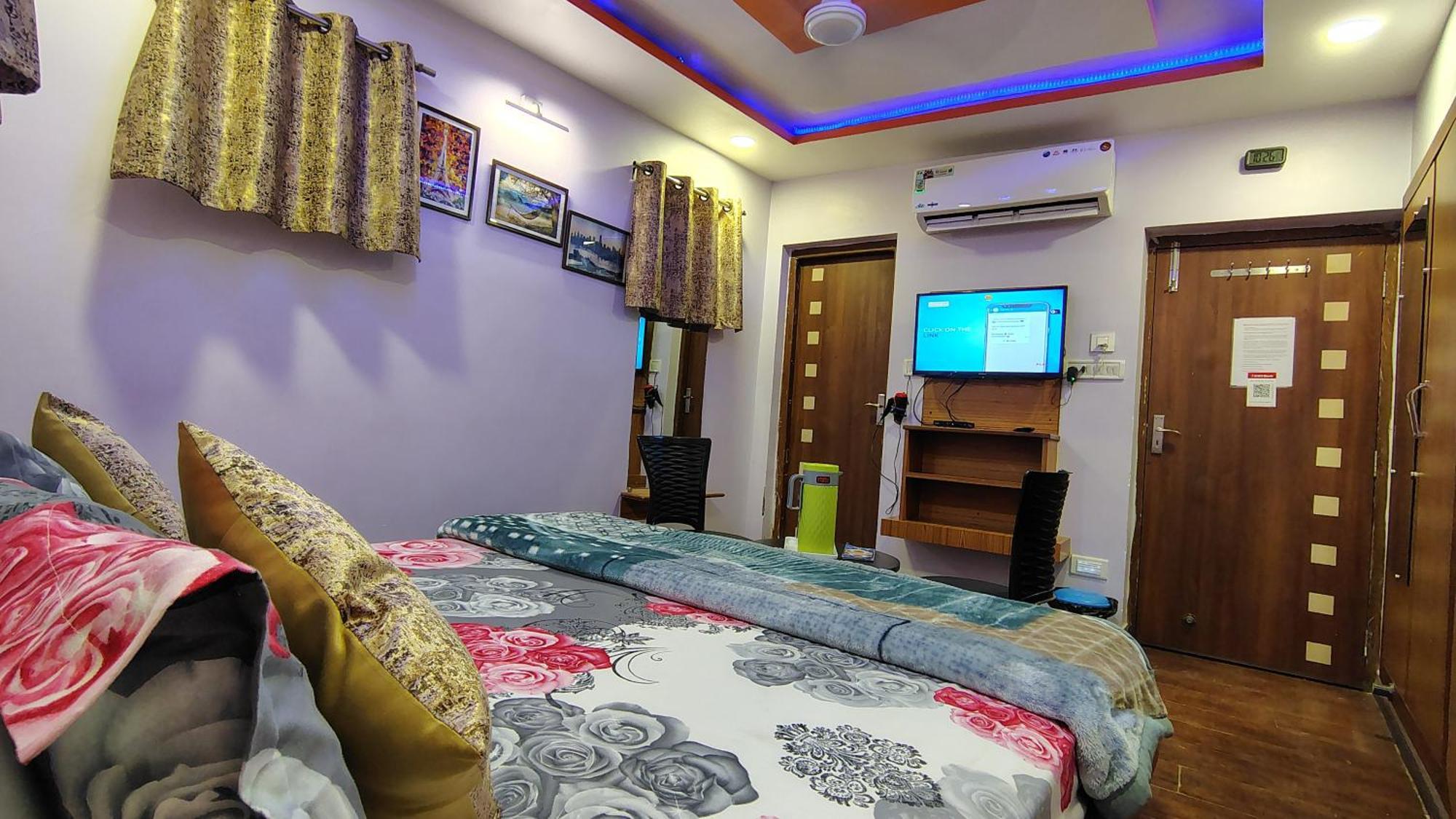 Shaleen Elegance Homestay Nakki Lake 400 Meters マウント・アブ エクステリア 写真